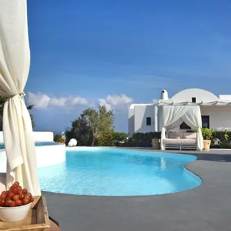Villa Irene's Fira (Santorini)