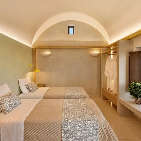Irene's Fira (Santorini)